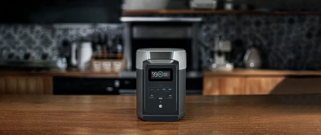EcoFlow DELTA 2 전면 화면과 USB-A·USB-C 포트