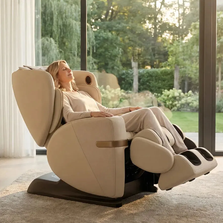 OSIM uDivine V3 안마의자 착석 모습