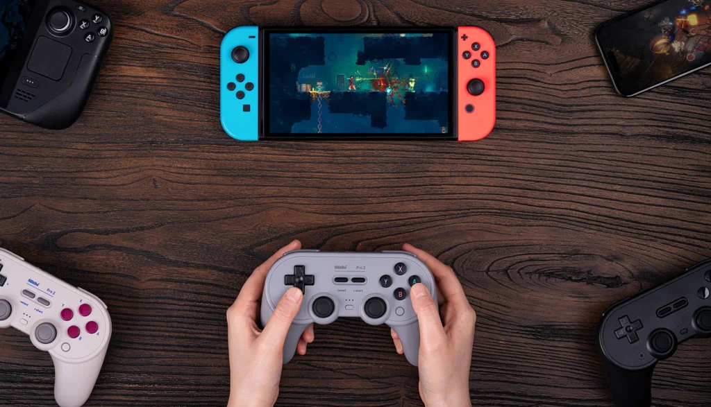 8BitDo Pro 2의 대칭 스틱 배열과 Nintendo Switch 사용 모습