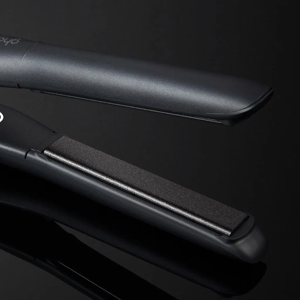 ghd Mini 슬림 열판의 가장자리와 곡면 몸체 확대 사진