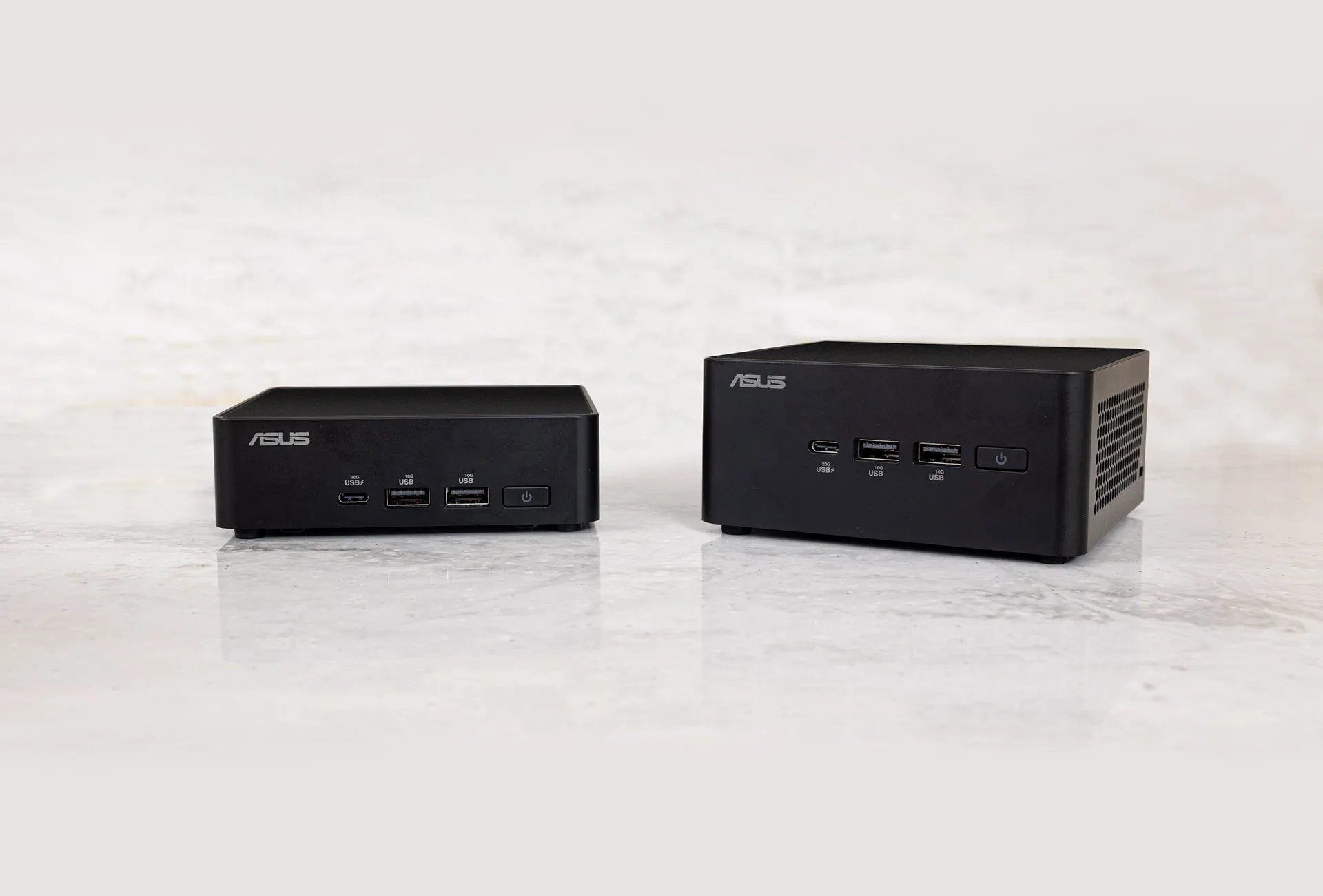 ASUS NUC 14 Pro 슬림형과 높은 본체형의 제품 예시